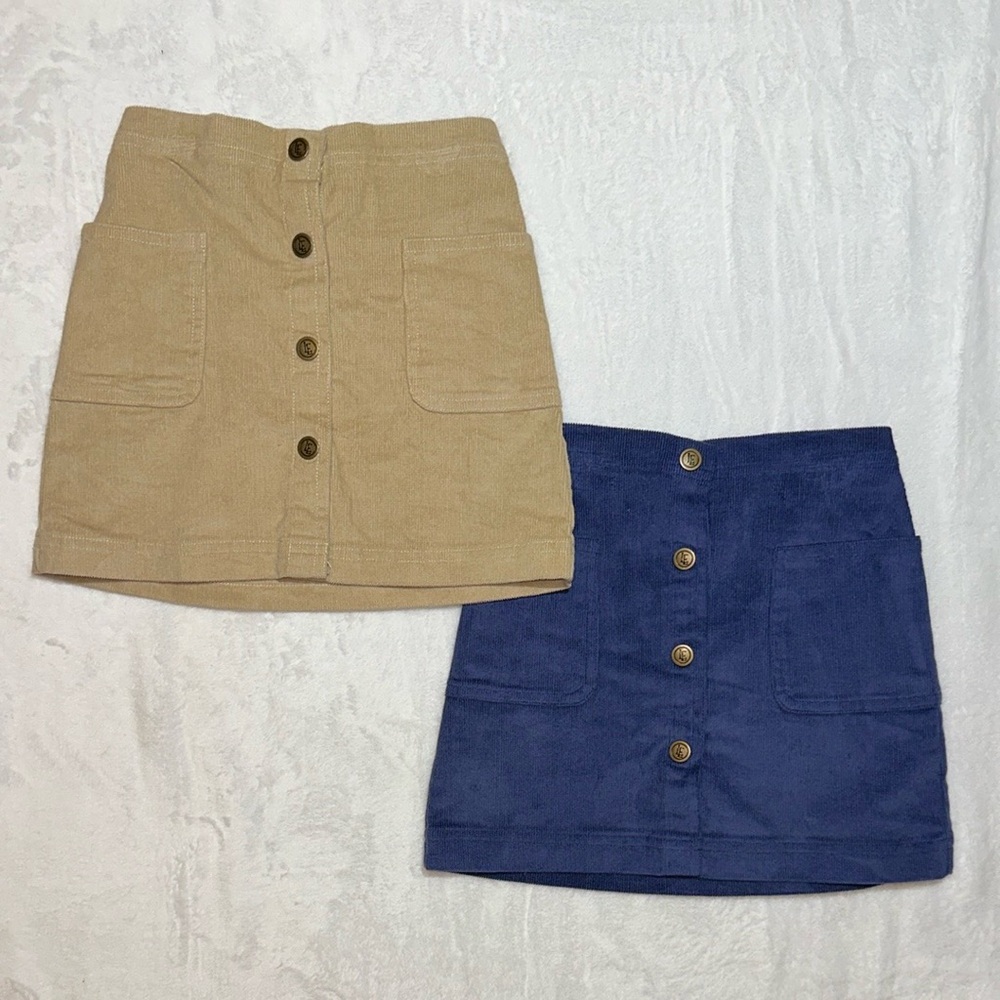 EEUC Pair of Little English Emily Pocket Skirt in tan and navy both size 5